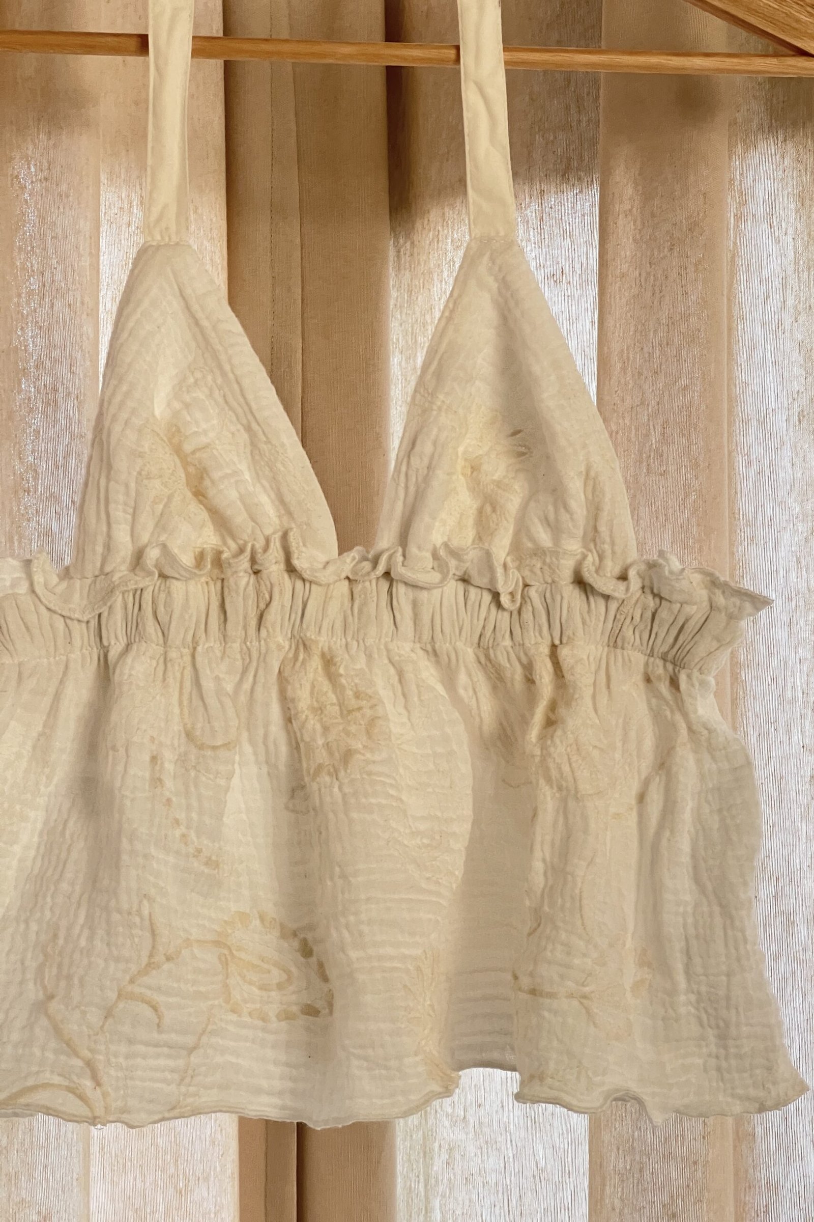 Top bordado halter de gasa orgánica 